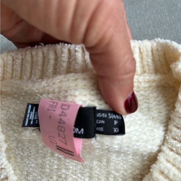 Volcom Women's Sweater - Picture 4 of 4